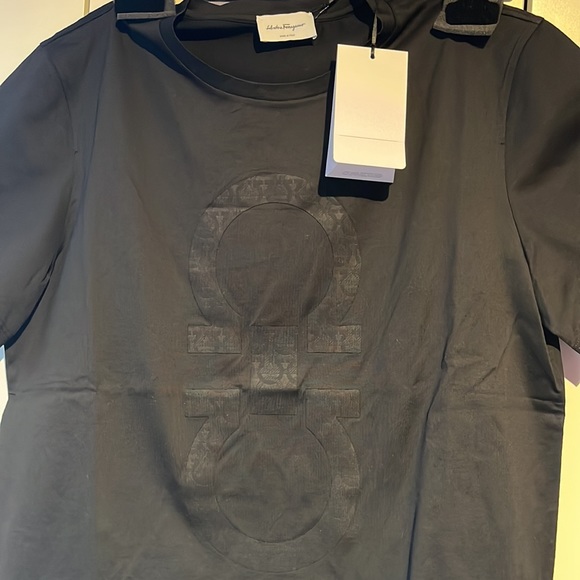 Salvatore ferragamo gancini logo T-shirt black size medium is brand new - Picture 3 of 6